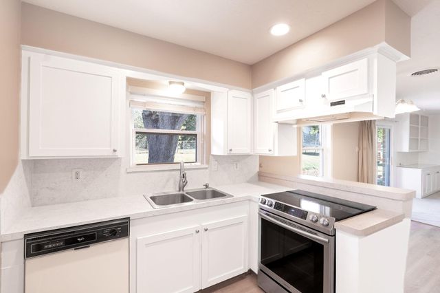 2603 Carter Creek Parkway, Bryan, TX 77802