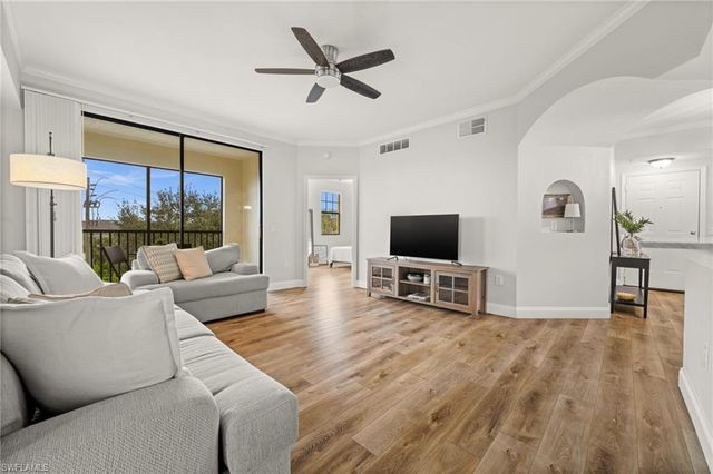 12930 Positano CIR 307, Naples, FL 34105