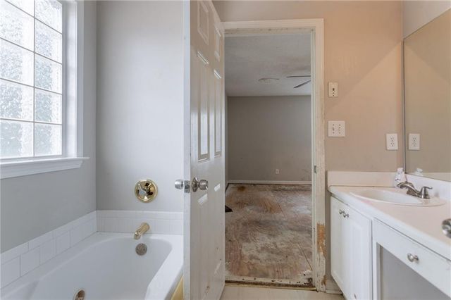 5415 Twin Lakes Drive, Atlanta, GA 30349