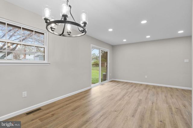 24320 LOG HOUSE RD, Gaithersburg, MD 20882