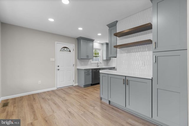 24320 LOG HOUSE RD, Gaithersburg, MD 20882