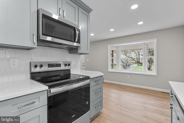 24320 LOG HOUSE RD, Gaithersburg, MD 20882