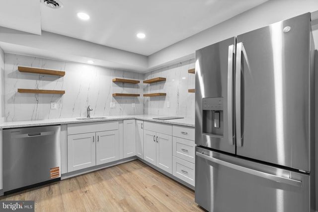 24320 LOG HOUSE RD, Gaithersburg, MD 20882