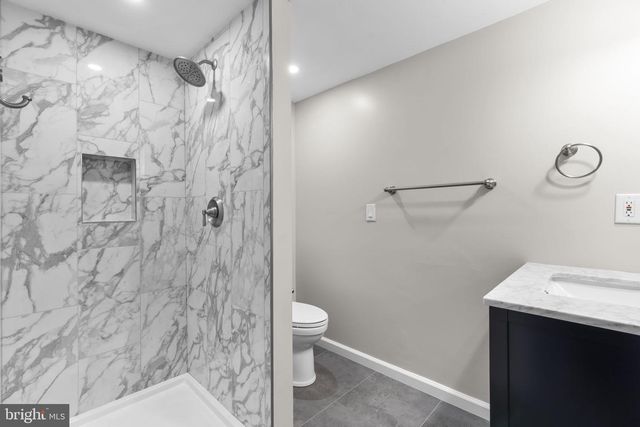 24320 LOG HOUSE RD, Gaithersburg, MD 20882