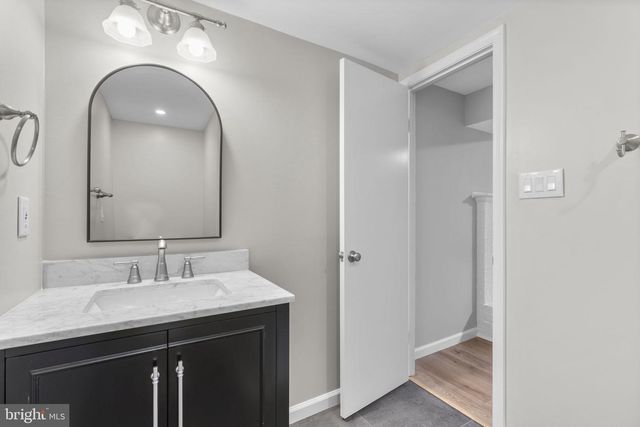 24320 LOG HOUSE RD, Gaithersburg, MD 20882