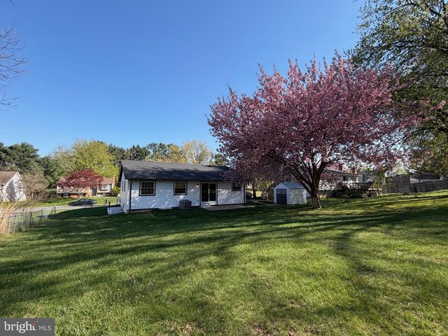 24320 LOG HOUSE RD, Gaithersburg, MD 20882