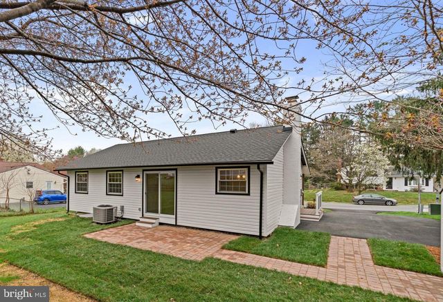 24320 LOG HOUSE RD, Gaithersburg, MD 20882