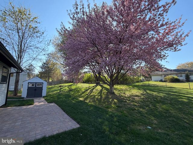 24320 LOG HOUSE RD, Gaithersburg, MD 20882