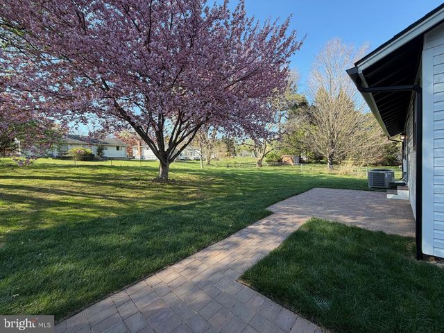 24320 LOG HOUSE RD, Gaithersburg, MD 20882