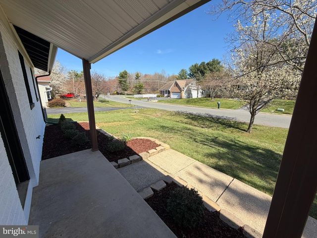 24320 LOG HOUSE RD, Gaithersburg, MD 20882
