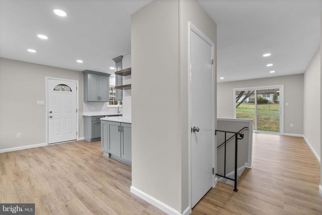 24320 LOG HOUSE RD, Gaithersburg, MD 20882