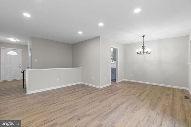 24320 LOG HOUSE RD, Gaithersburg, MD 20882