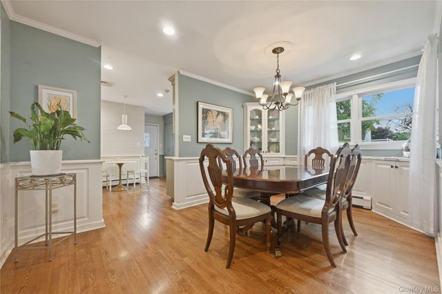 31 Yale Street, Garden City, NY 11530