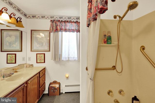 1221 BROADWAY BLVD, Reading, PA 19607