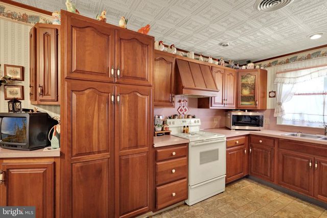 1221 BROADWAY BLVD, Reading, PA 19607