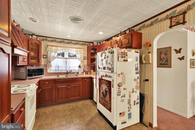 1221 BROADWAY BLVD, Reading, PA 19607
