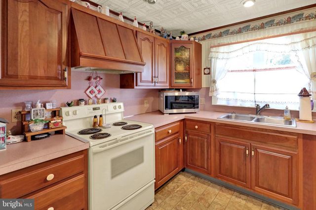 1221 BROADWAY BLVD, Reading, PA 19607
