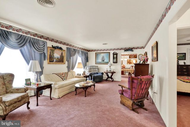 1221 BROADWAY BLVD, Reading, PA 19607