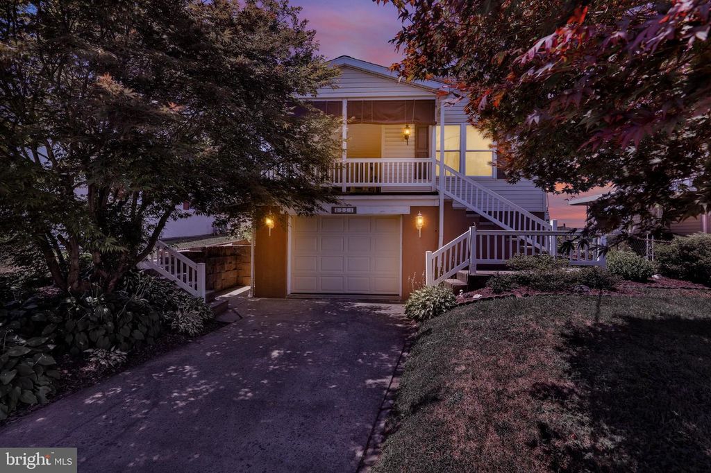 1221 BROADWAY BLVD, Reading, PA 19607