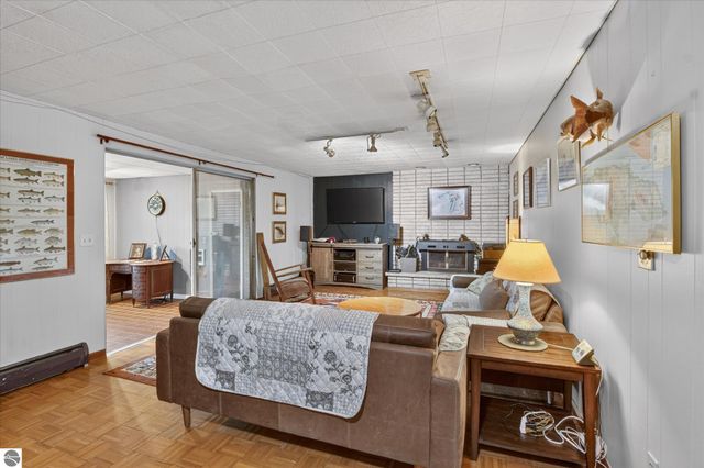 189 Westview Drive, Alma, MI 48801