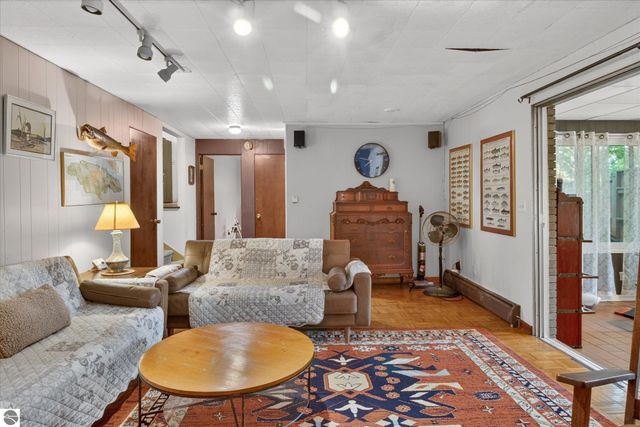 189 Westview Drive, Alma, MI 48801
