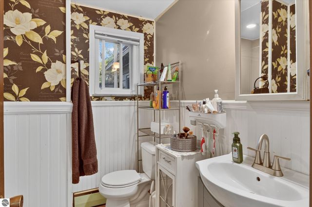 189 Westview Drive, Alma, MI 48801