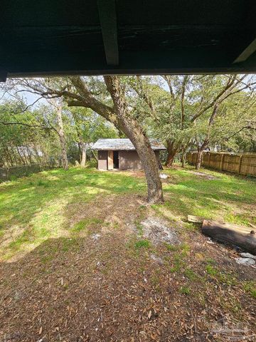 26 Kennington Dr, Pensacola, FL 32507