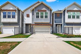 1070 Mansfield Street, Houston, TX 77091