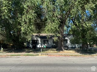 261 N REDWOOD RD #1, Salt Lake City, UT 84116