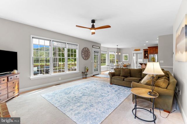 111 CRABAPPLE CT, Hummelstown, PA 17036