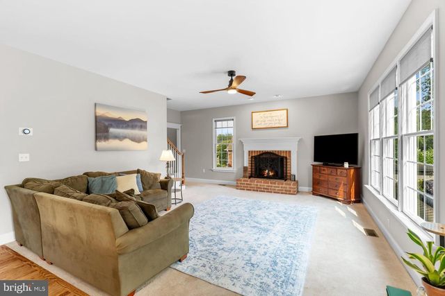 111 CRABAPPLE CT, Hummelstown, PA 17036