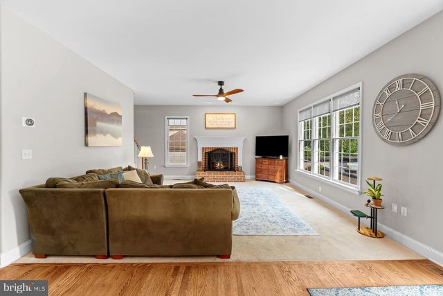 111 CRABAPPLE CT, Hummelstown, PA 17036