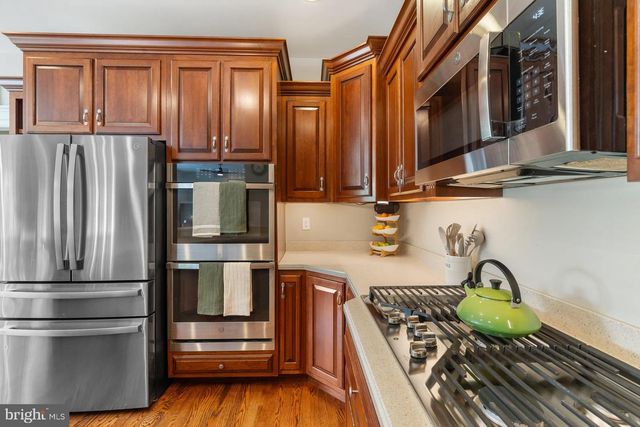 111 CRABAPPLE CT, Hummelstown, PA 17036