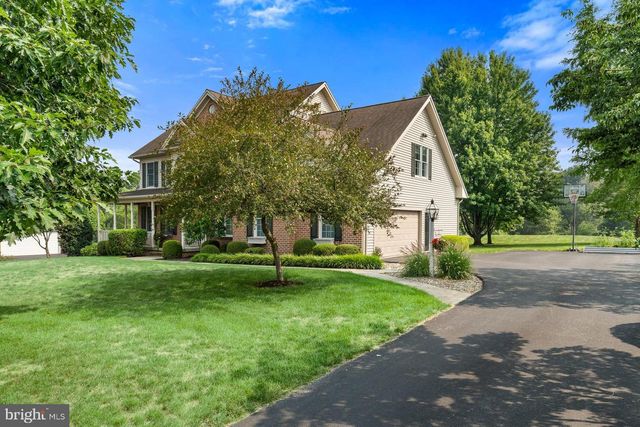 111 CRABAPPLE CT, Hummelstown, PA 17036