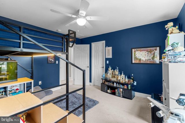 111 CRABAPPLE CT, Hummelstown, PA 17036