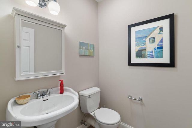 111 CRABAPPLE CT, Hummelstown, PA 17036