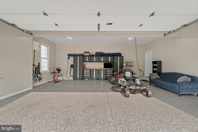 111 CRABAPPLE CT, Hummelstown, PA 17036