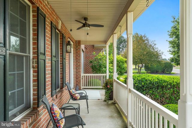 111 CRABAPPLE CT, Hummelstown, PA 17036