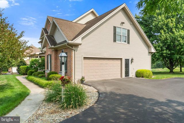 111 CRABAPPLE CT, Hummelstown, PA 17036