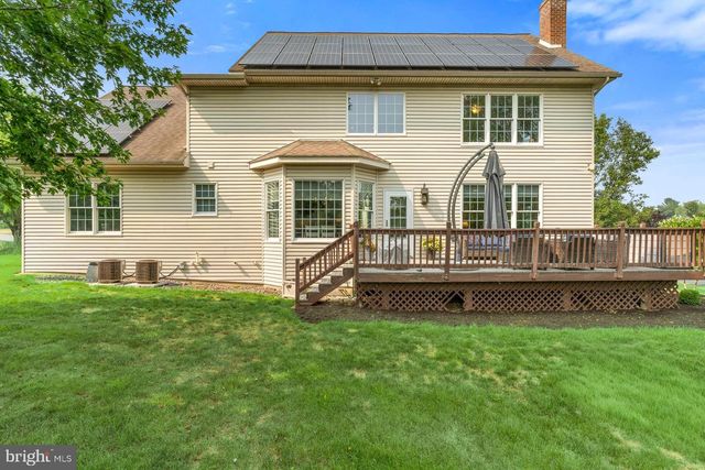 111 CRABAPPLE CT, Hummelstown, PA 17036