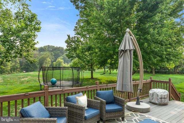 111 CRABAPPLE CT, Hummelstown, PA 17036