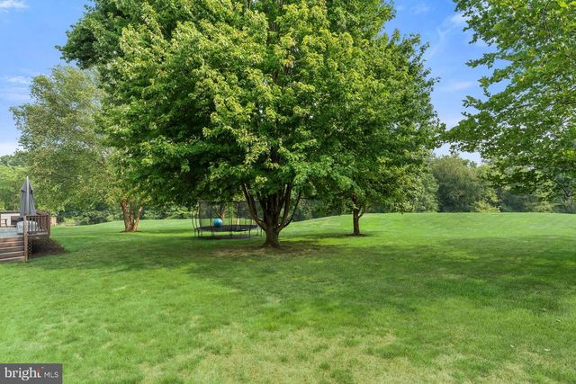 111 CRABAPPLE CT, Hummelstown, PA 17036