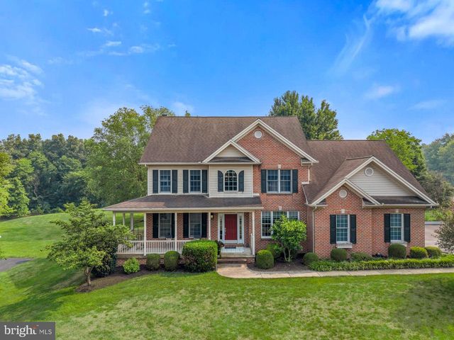 111 CRABAPPLE CT, Hummelstown, PA 17036