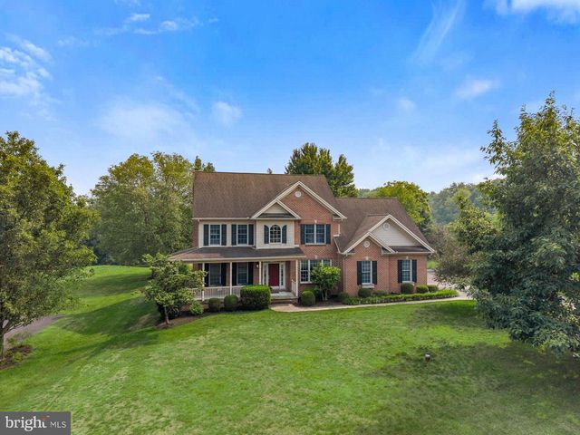 111 CRABAPPLE CT, Hummelstown, PA 17036