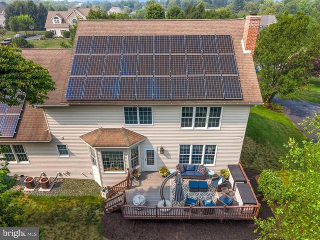 111 CRABAPPLE CT, Hummelstown, PA 17036