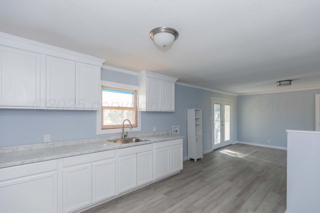 1100 N Missouri Street, Shamrock, TX 79079