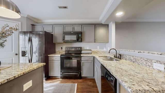 142 Cobblestone Place Dr, Goodlettsville, TN 37072