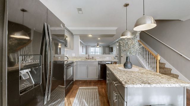 142 Cobblestone Place Dr, Goodlettsville, TN 37072