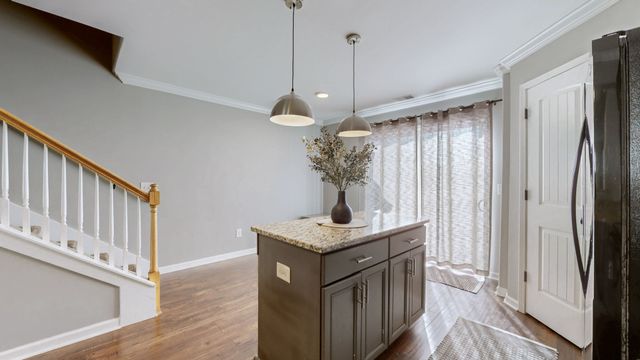 142 Cobblestone Place Dr, Goodlettsville, TN 37072