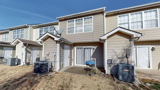 142 Cobblestone Place Dr, Goodlettsville, TN 37072